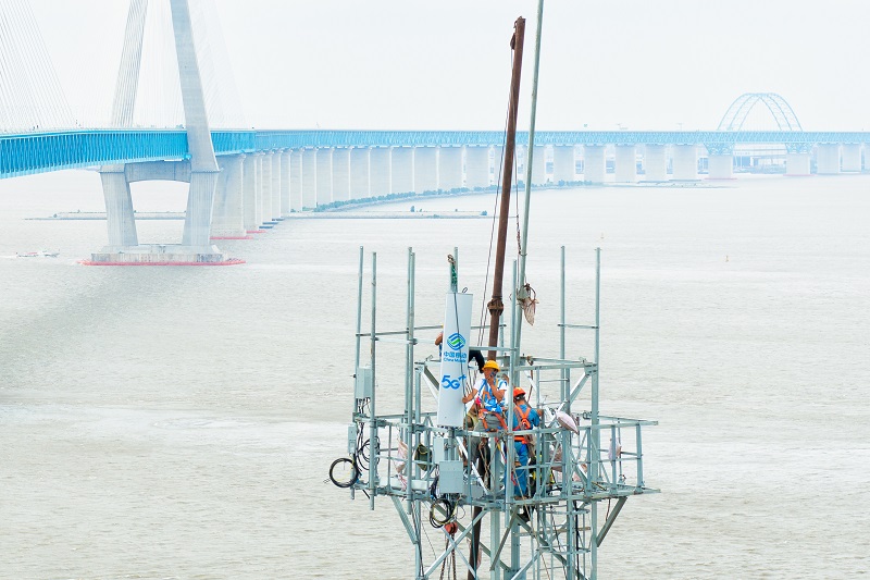 通信行业为沪苏通大桥建设网络.jpg